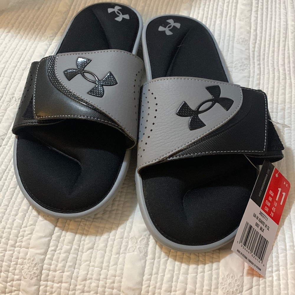 Under armor foam sandals size 11